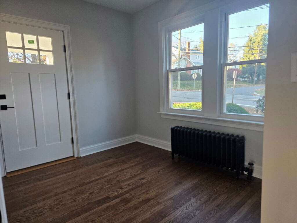 31 Wyckoff Ave, interior entrance