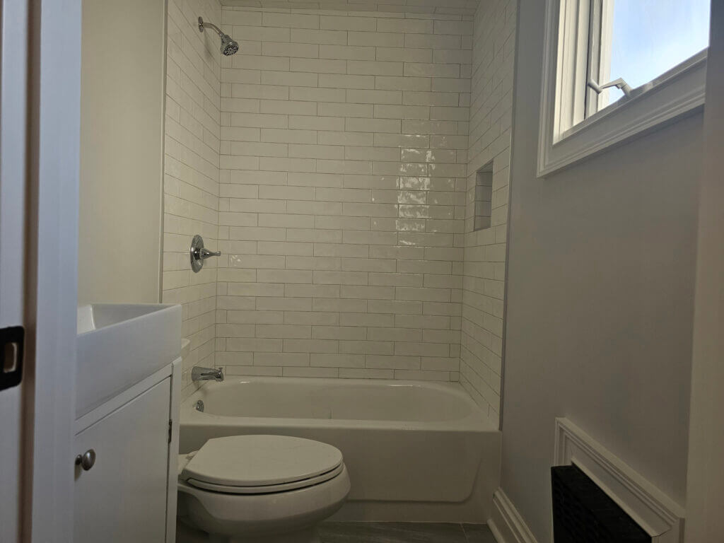 31 Wyckoff Ave, Bathroom